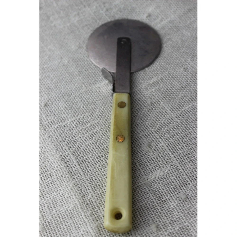 Vintage Nevco Stainless Steel Pizza Cutter Japan Cream Bakelite Handle Riveted